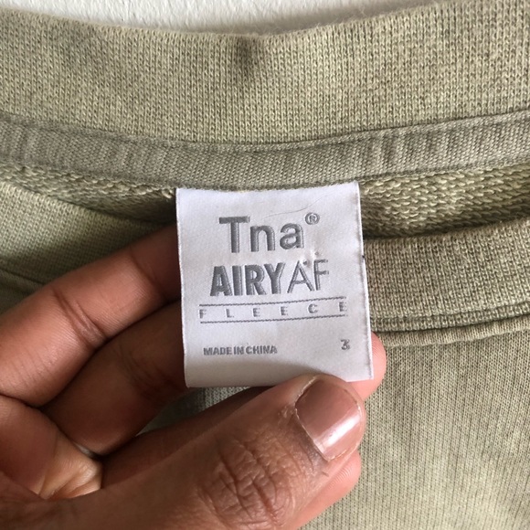 Tna Airy Fleece Boyfriend cropped sweatshirt - Picture 2 of 2